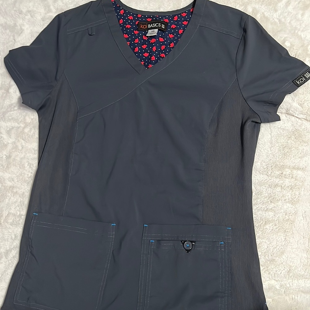 Women’s Koi Basics Scrub Top